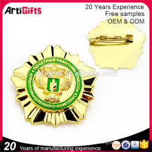 Wholesale promotional products gold lapel pin badge manufacturers china